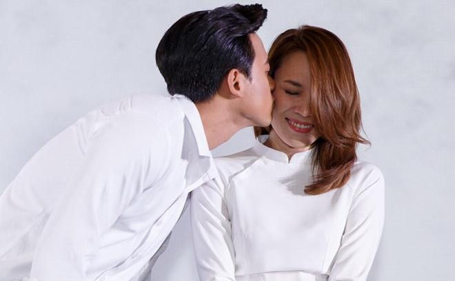 Mỹ Tâm 'công khai' với Mai Tài Phến trước sự chứng kiến của 4.000 khán giả