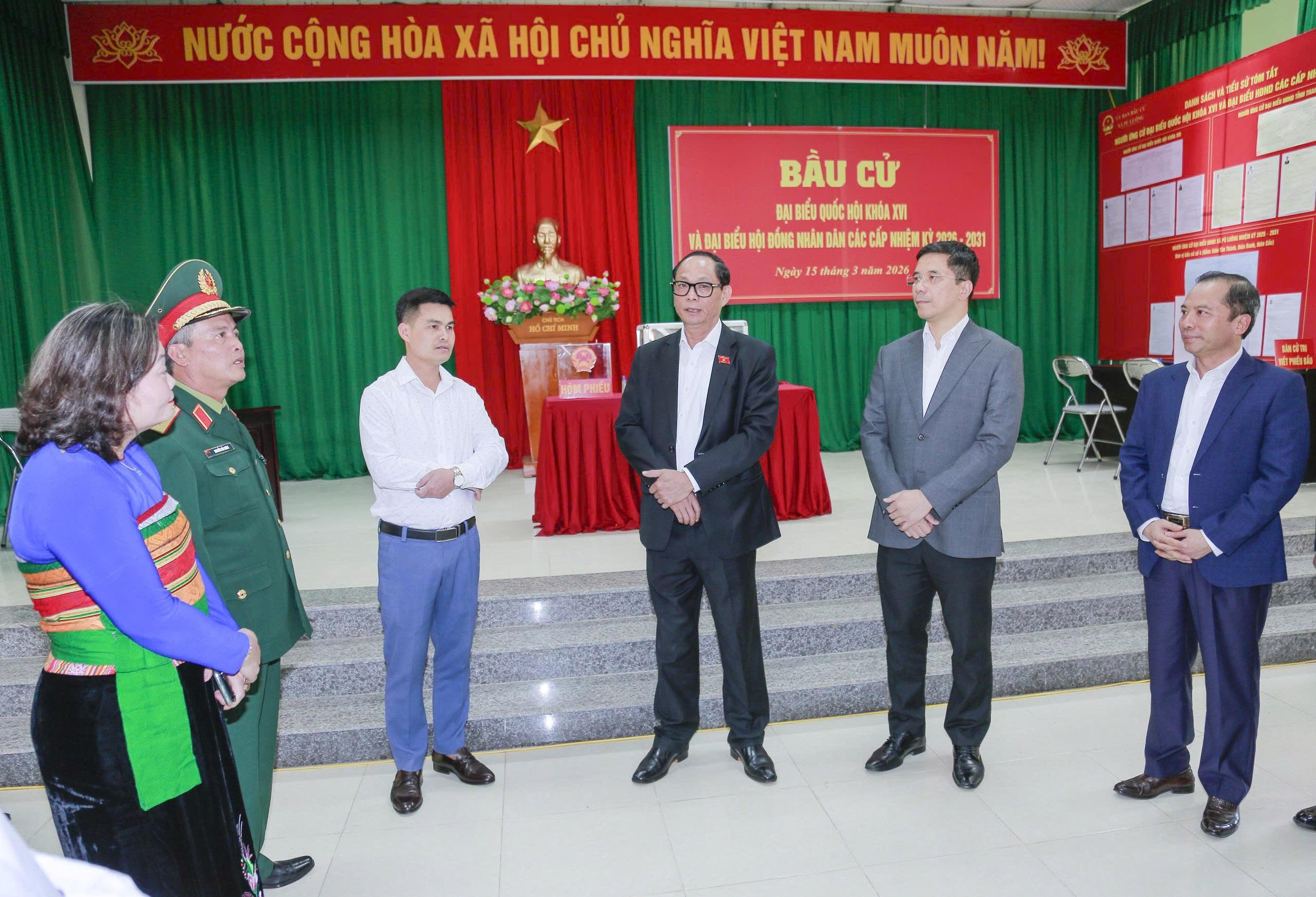 Phó Chủ tịch Quốc hội Trần Quang Phương kiểm tra công tác chuẩn bị bầu cử tại Thanh Hóa