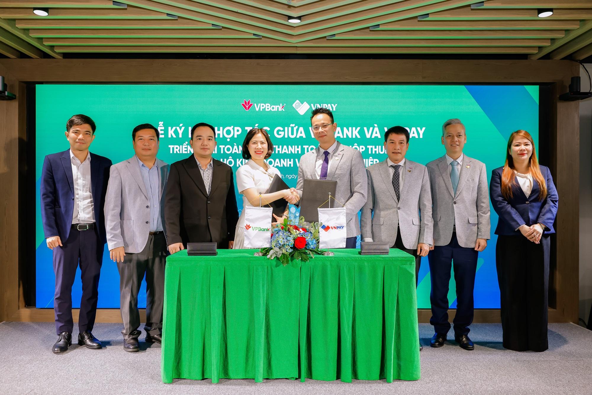 VPBank hợp tác VNPAY triển khai gói giải pháp thanh toán và thuế số toàn diện