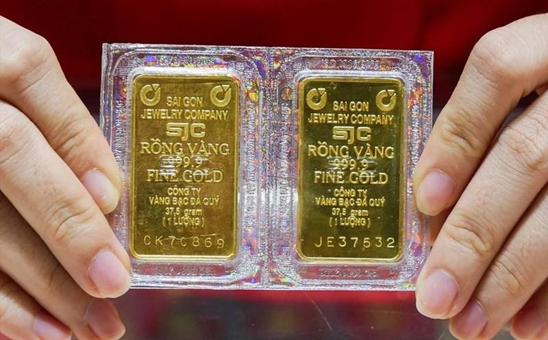Giá vàng miếng SJC rơi tự do xuống còn 134,4 triệu đồng Giá vàng miếng SJC rơi tự do xuống còn 134,4 triệu đồng