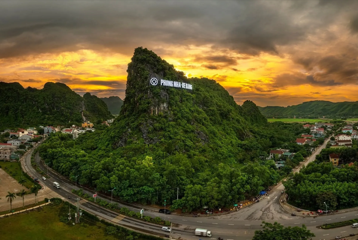 Phát triển tuyến tàu du lịch Huế - Phong Nha kết nối di sản Phát triển tuyến tàu du lịch Huế - Phong Nha kết nối di sản