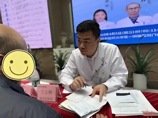 Người đàn ông 56 tuổi kiểm soát đường huyết từ 14,9 xuống 4,8, bí quyết nằm ở 5 thói quen hằng ngày Người đàn ông 56 tuổi kiểm soát đường huyết từ 14,9 xuống 4,8, bí quyết nằm ở 5 thói quen hằng ngày