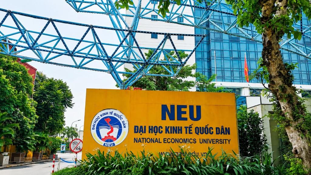 Lộ diện ngành học được mệnh danh là 'vua' của các ngành kinh tế: Điểm chuẩn cao 'đỉnh nóc', AI không thể thay thế, lương chạm mốc 150 triệu/tháng
