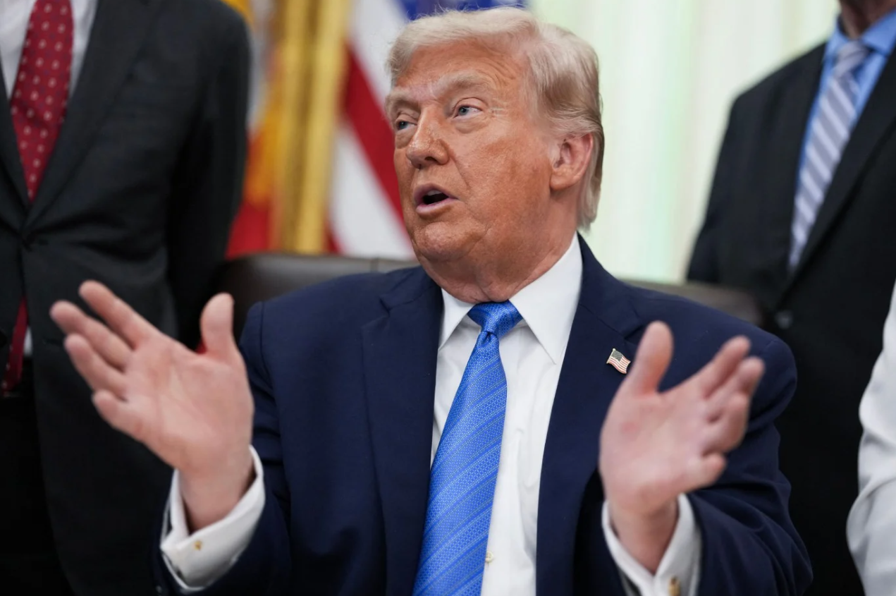 Mỹ bí mật hỗ trợ vận chuyển hơn 100 triệu thùng dầu qua Hormuz, ông Trump tuyên bố Iran đã thất bại Mỹ bí mật hỗ trợ vận chuyển hơn 100 triệu thùng dầu qua Hormuz, ông Trump tuyên bố Iran đã thất bại