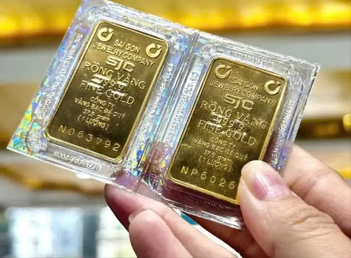 Lý do giá vàng lao dốc không phanh