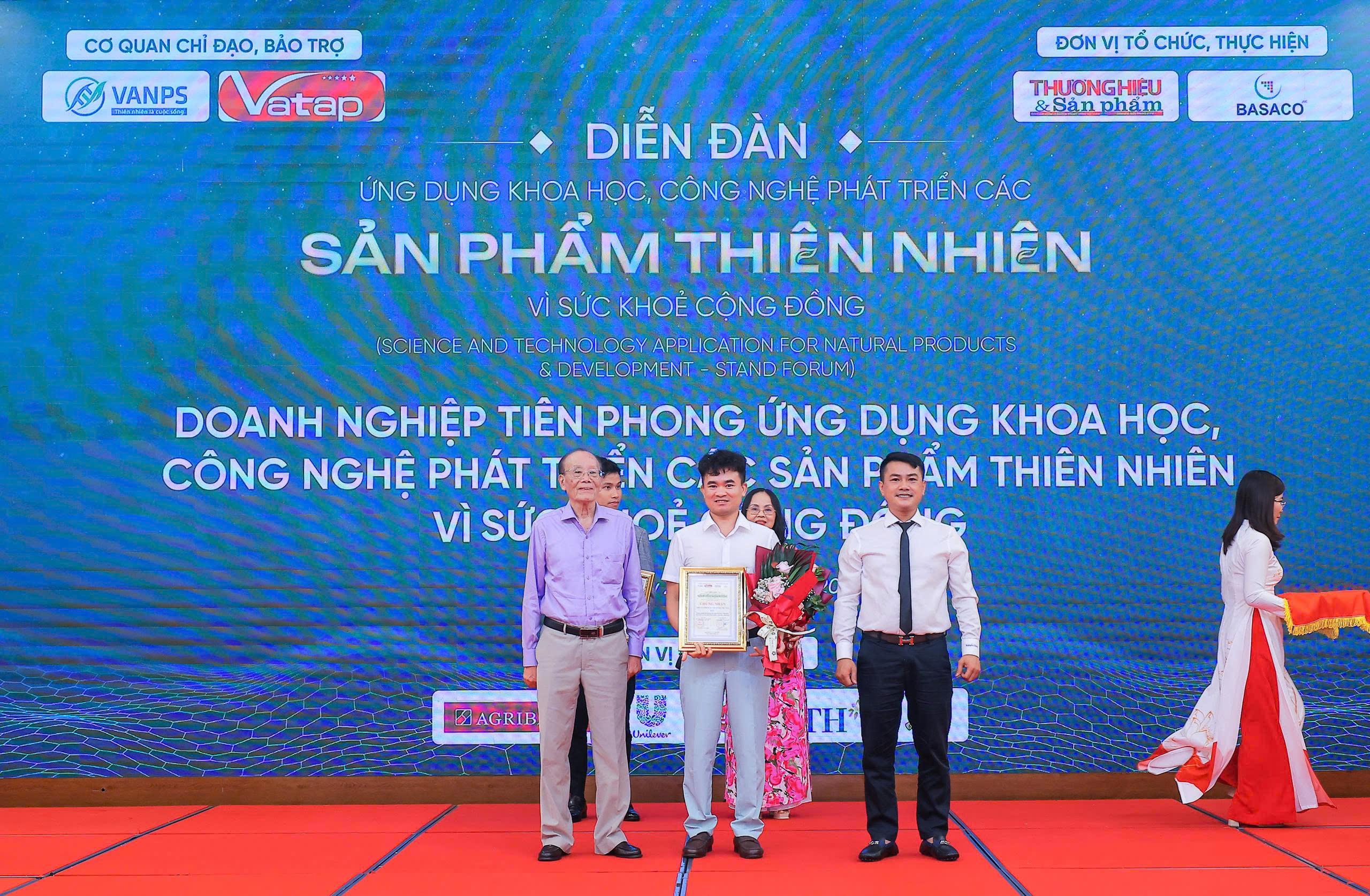 Người “thổi hồn” công nghệ vào dược liệu và 15 năm bền bỉ một giấc mơ xanh