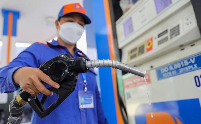 Thủ tướng Phạm Minh Chính ban hành công điện khẩn về bảo đảm cung ứng xăng dầu