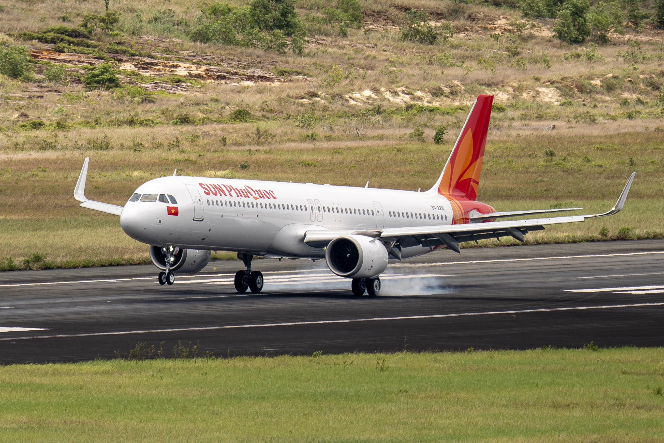 tau-bay-sun-phuquoc-airways_1781254415.jpg