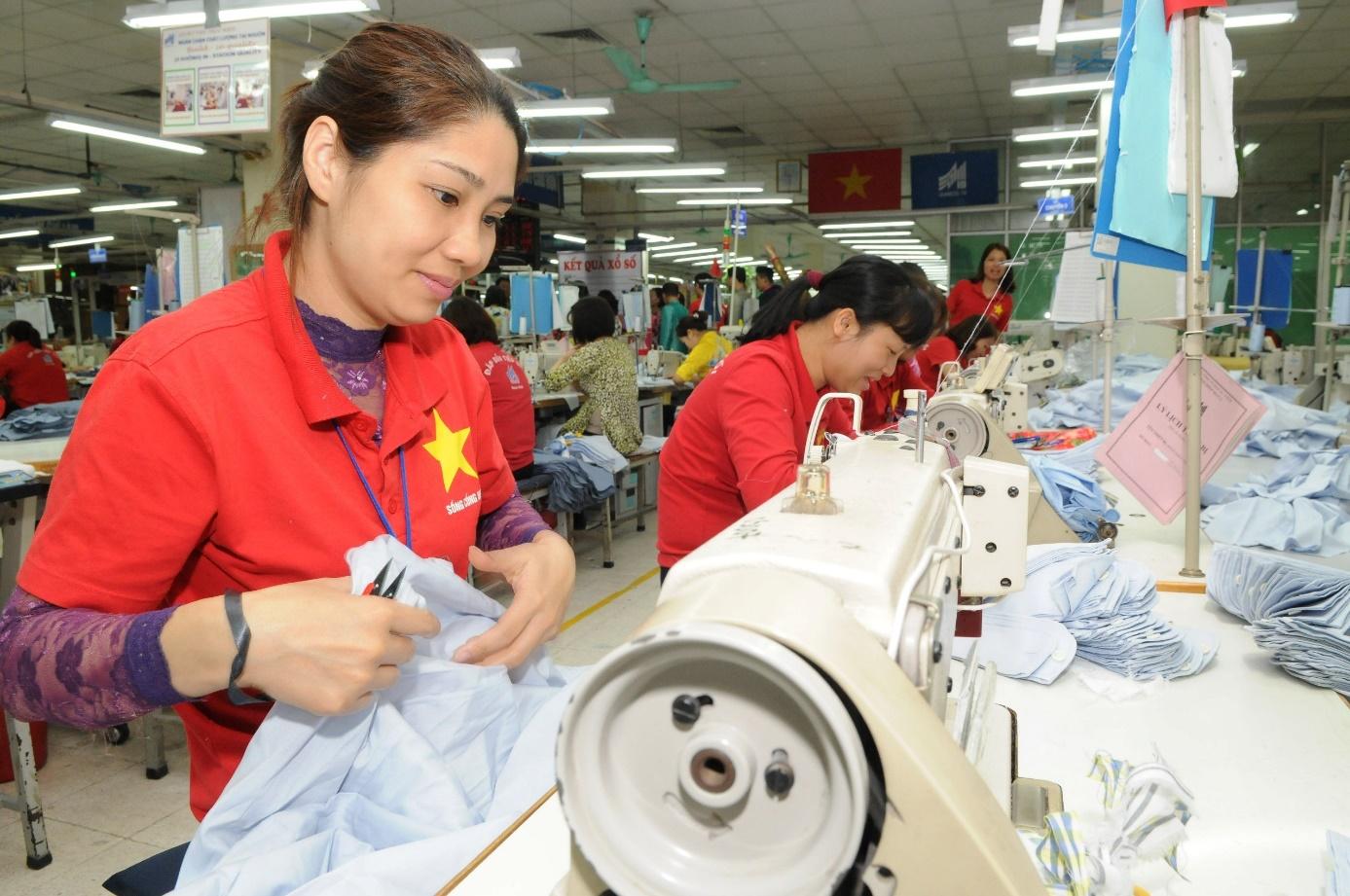 Ngành dệt may Việt Nam: Quản trị rủi ro vượt "sóng cả" thị trường