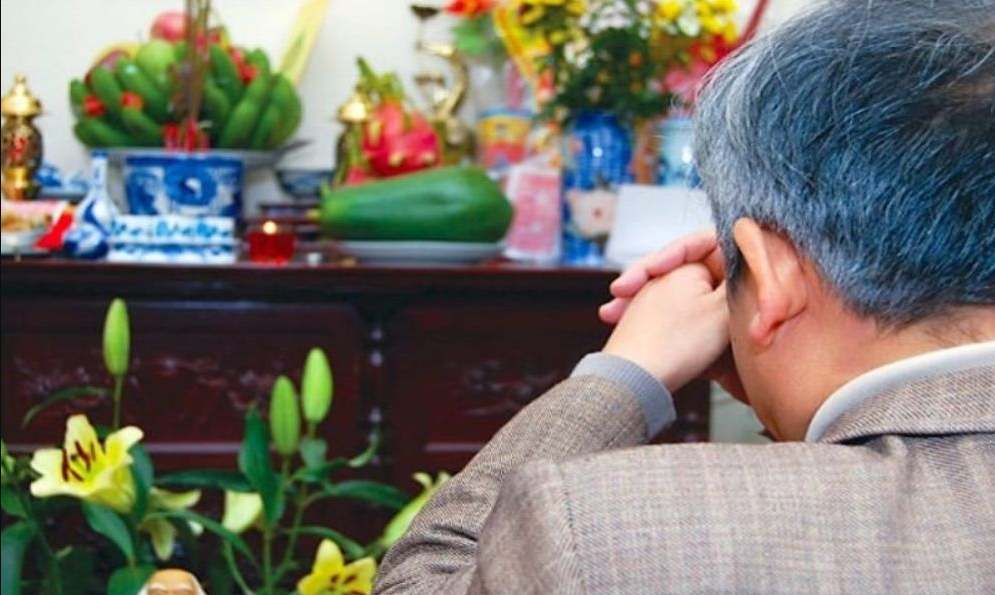Tháng cô hồn bắt đầu từ ngày nào? Văn khấn ngày mùng 1 tháng 7 Âm lịch đúng phong tục