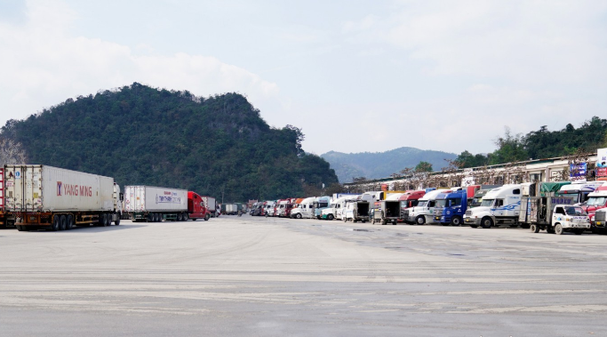 Lưu lượng hàng hóa qua cửa khẩu Tân Thanh tăng gấp đôi so với tháng trước