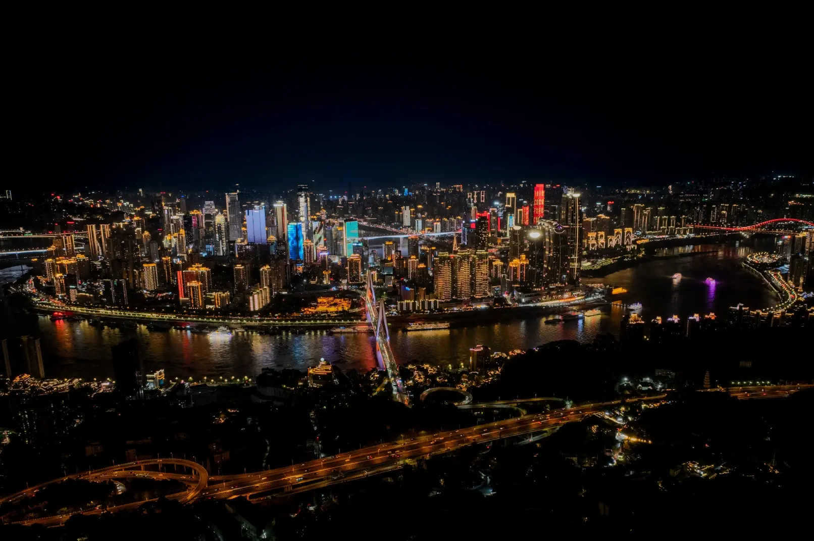 Siêu đô thị lớn nhất thế giới của nước láng giềng Việt Nam: Rộng gấp 25 lần Hà Nội, có 6 sân bay, hơn 13.000 cây cầu cùng những công trình ‘đến từ tương lai’