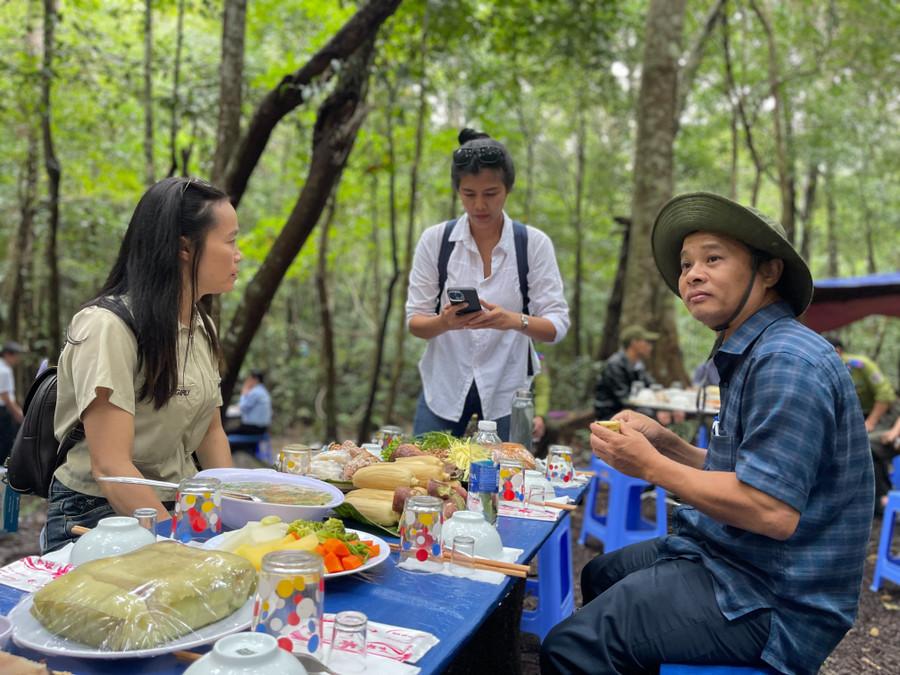 “Hương rừng, vị rẫy” trở thành nam châm hút khách du lịch “Hương rừng, vị rẫy” trở thành nam châm hút khách du lịch
