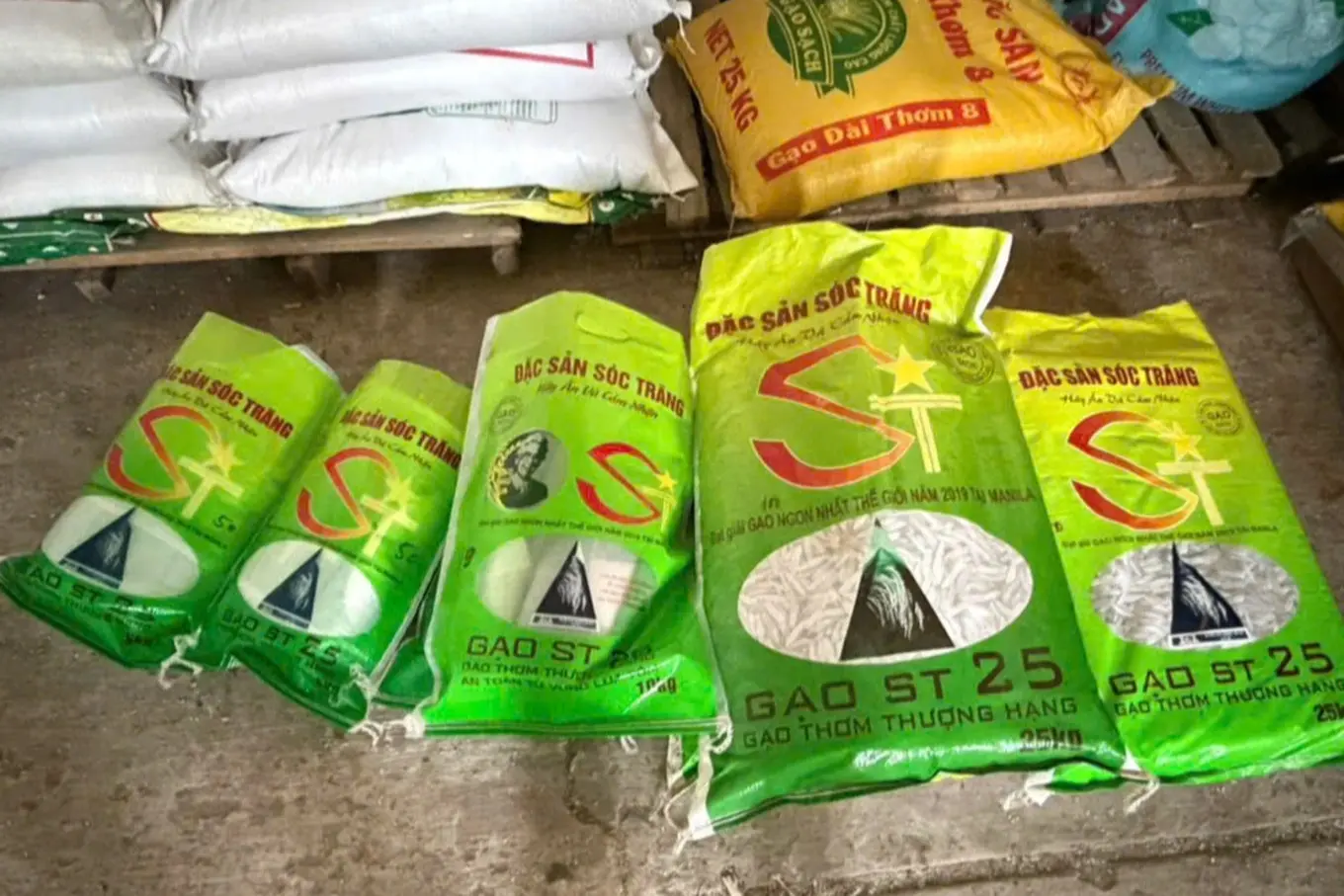 Khởi tố vụ án làm giả gạo ST25, thu giữ hơn 7,7 tấn hàng hóa