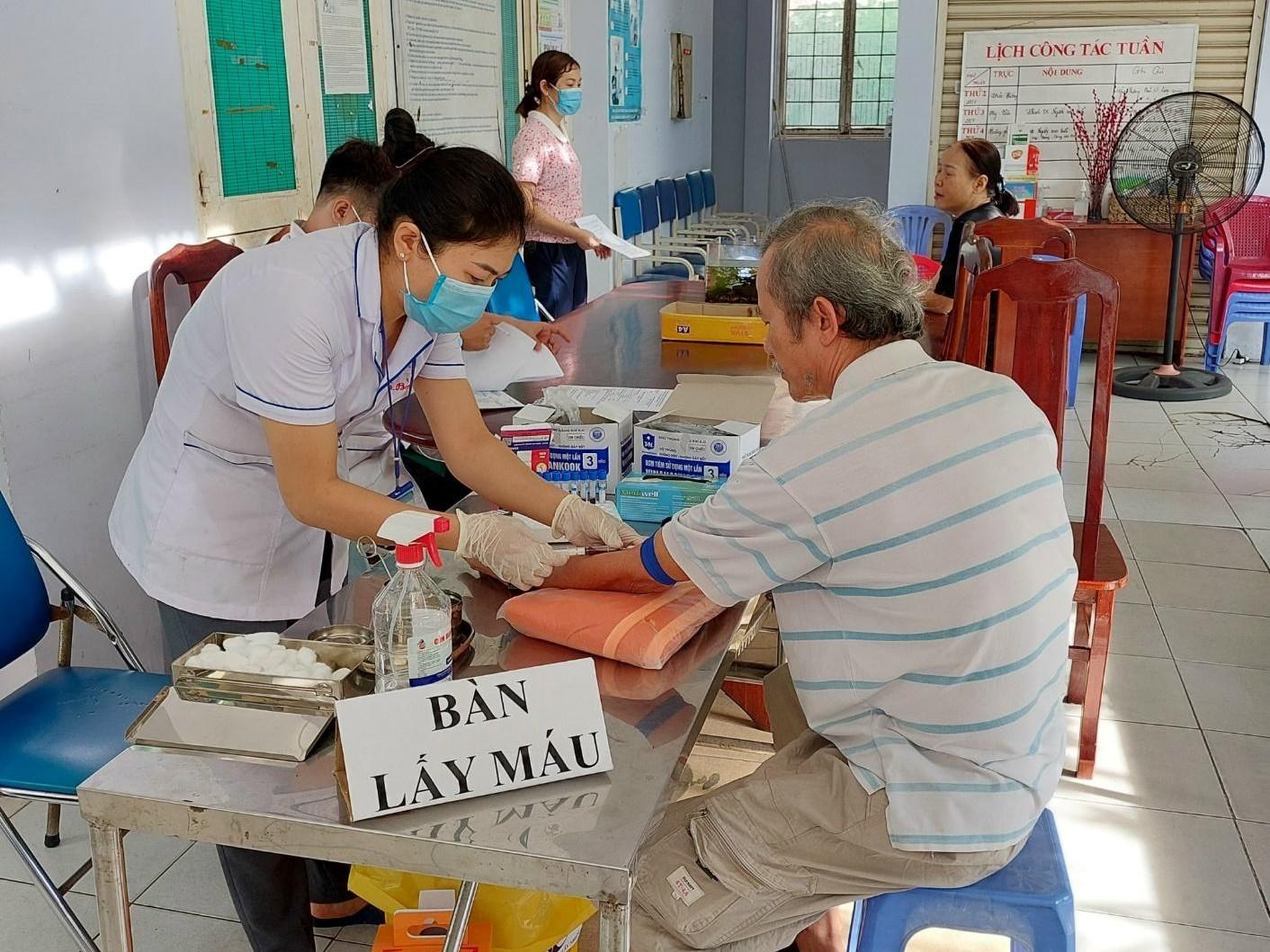 Thu hẹp "khoảng trống" bệnh tật để người Việt sống thọ, sống khỏe