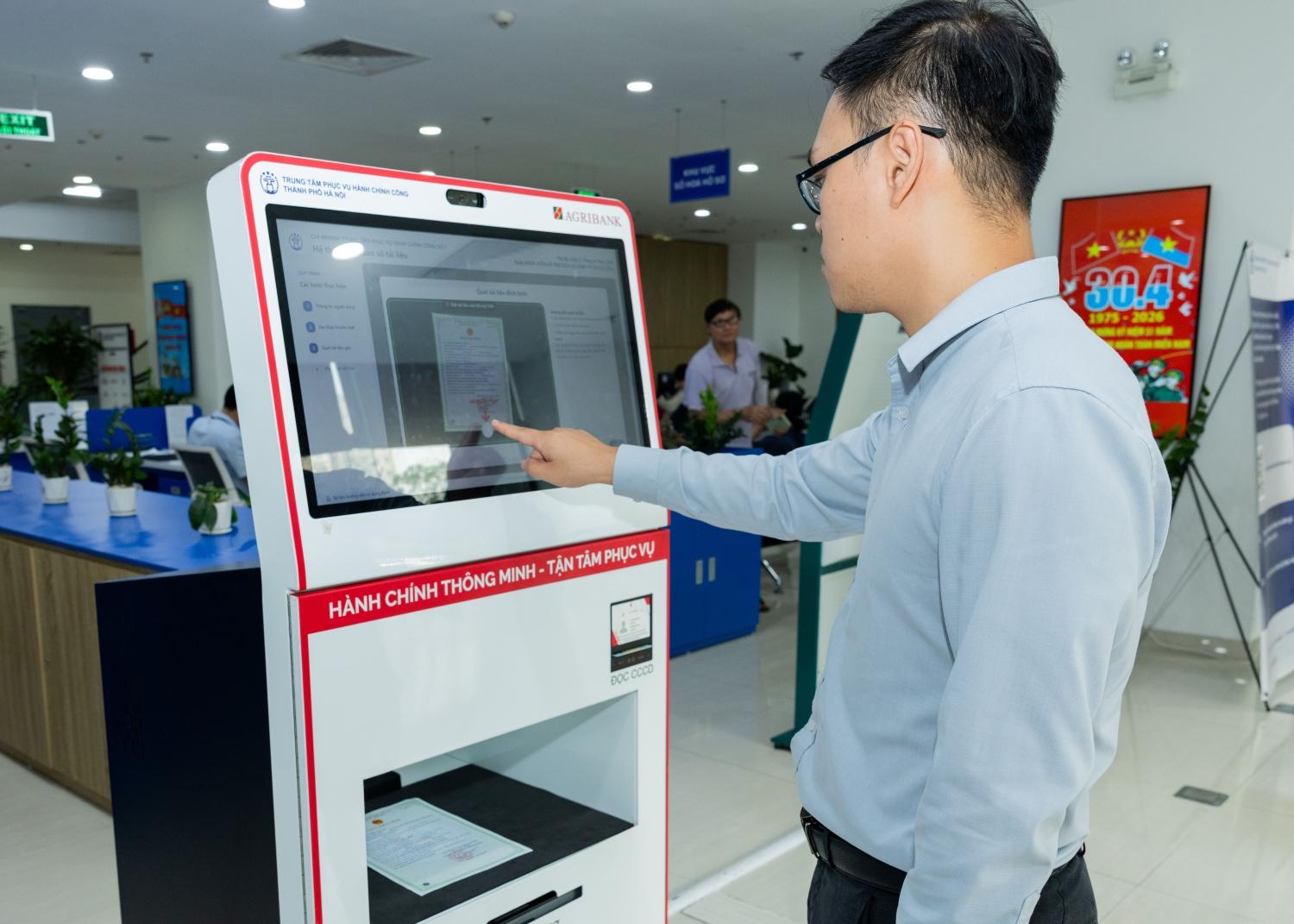 Agribank lan tỏa giá trị số từ mô hình Kiosk thông minh phục vụ hành chính công