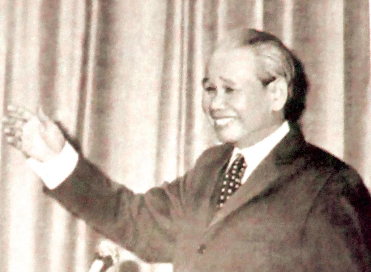 Nhà thơ duy nhất Việt Nam từng làm Bộ trưởng Bộ Ngoại giao, được đặt tên cho tuyến đường có nhiều trường ĐH nổi tiếng
