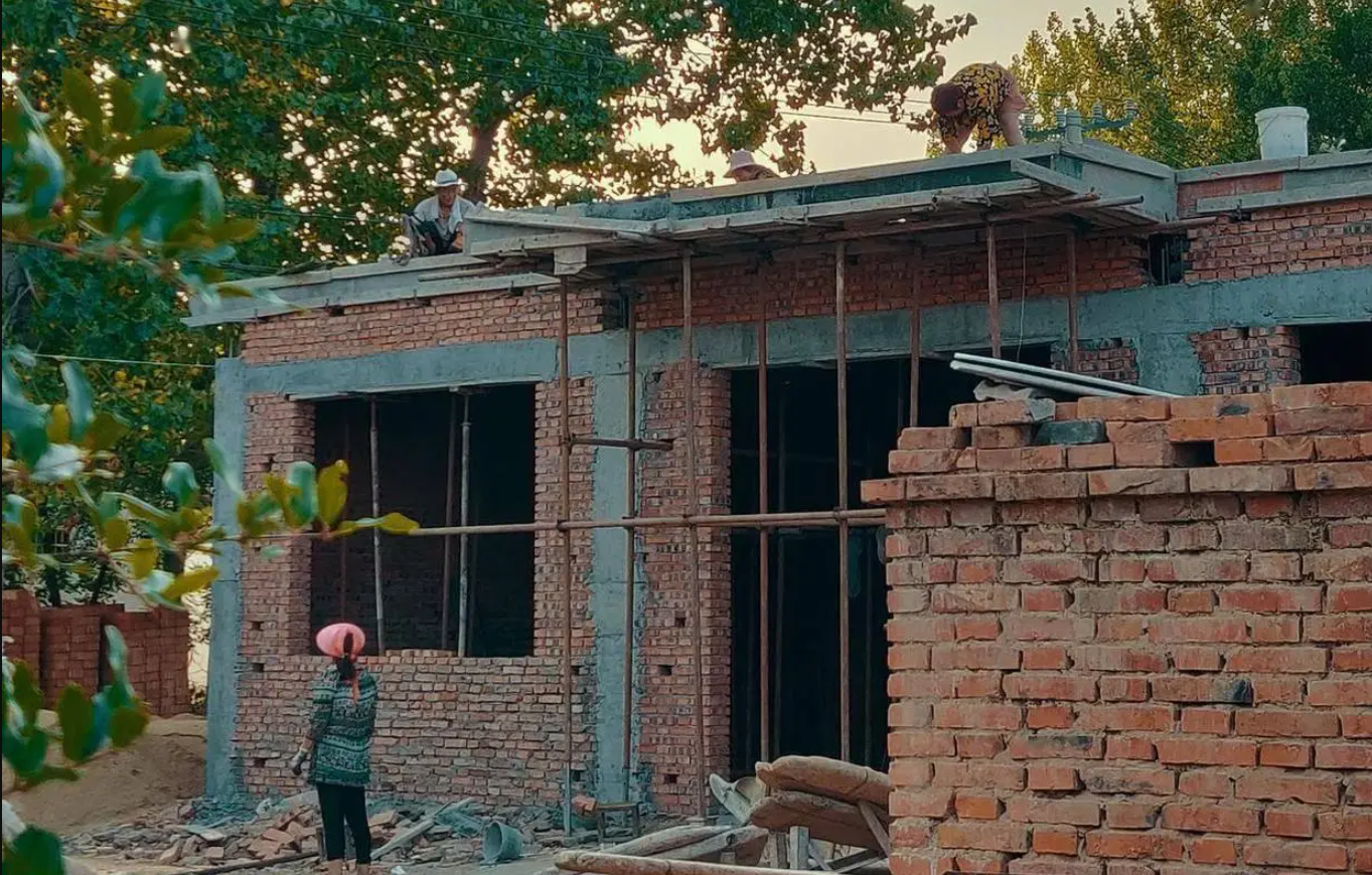 Chi gần 2 tỷ xây 'dinh thự' to nhất làng, 9 năm sau hối hận: 'Chỉ kẻ ngốc mới bỏ hàng tỷ đồng xây nhà ở quê'