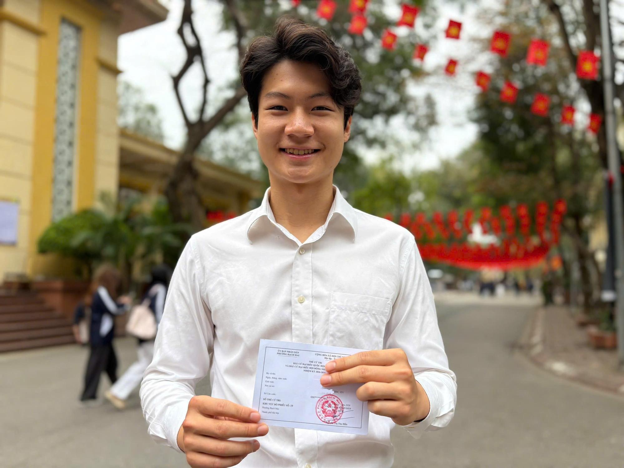 Lá phiếu đầu tiên và trách nhiệm, tự hào, kỳ vọng của thế hệ trẻ Lá phiếu đầu tiên và trách nhiệm, tự hào, kỳ vọng của thế hệ trẻ