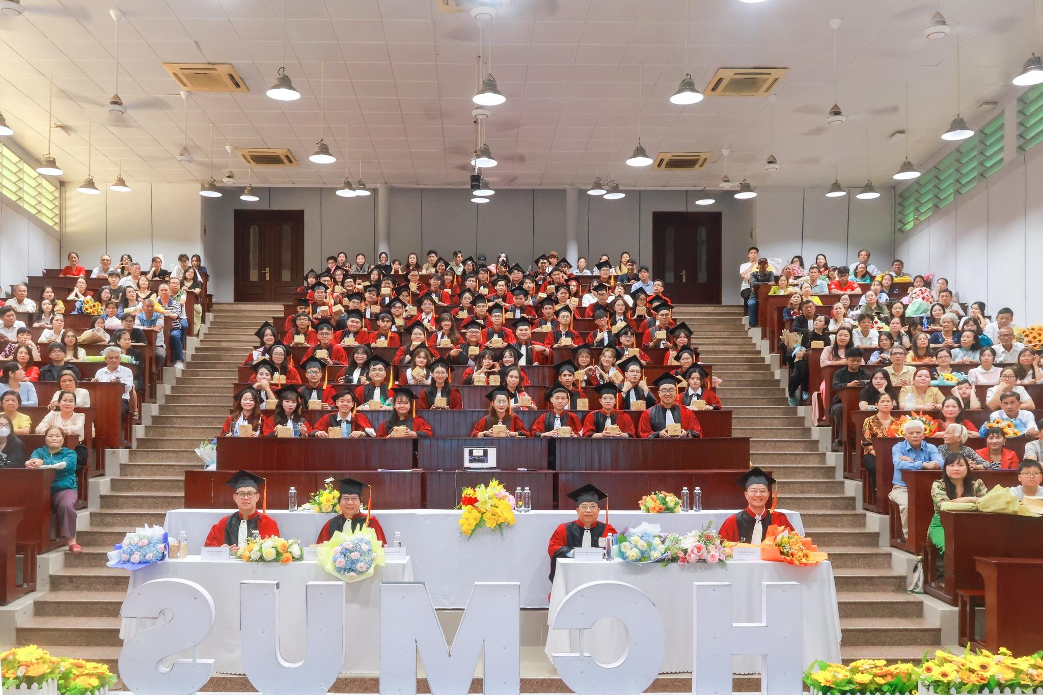 'Cái nôi' đào tạo 4 Giáo sư Toán học nổi tiếng thế giới của Việt Nam, nhiều cựu sinh viên được các trường danh tiếng săn đón