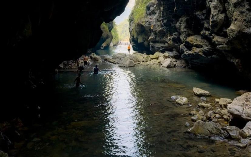 Cấm người dân và du khách tắm tại điểm đến ‘bí mật’ mới nổi trên mạng xã hội