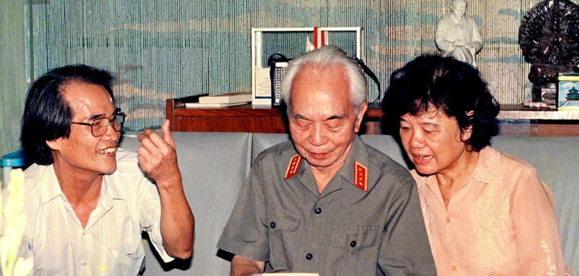 Nhà văn đầu tiên được trao danh hiệu Anh hùng Lao động, ví là người 'tạc tượng' Bác Hồ bằng ngòi bút