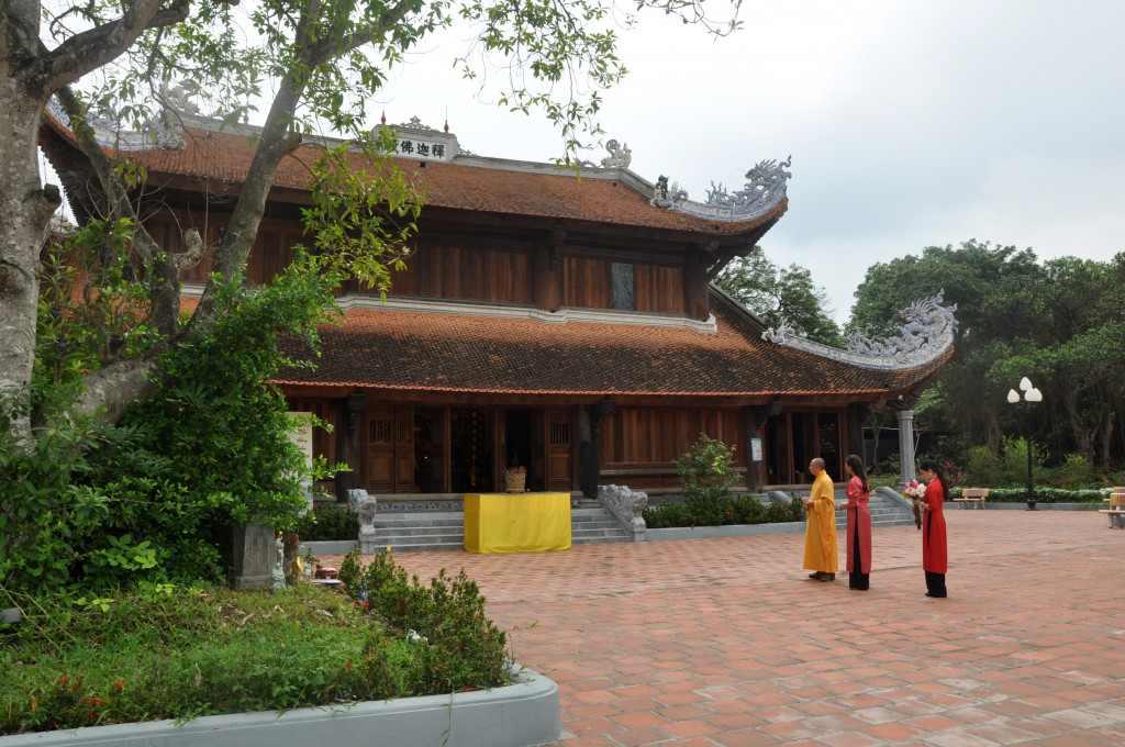chuaquynhlam1_1786790685.jpg