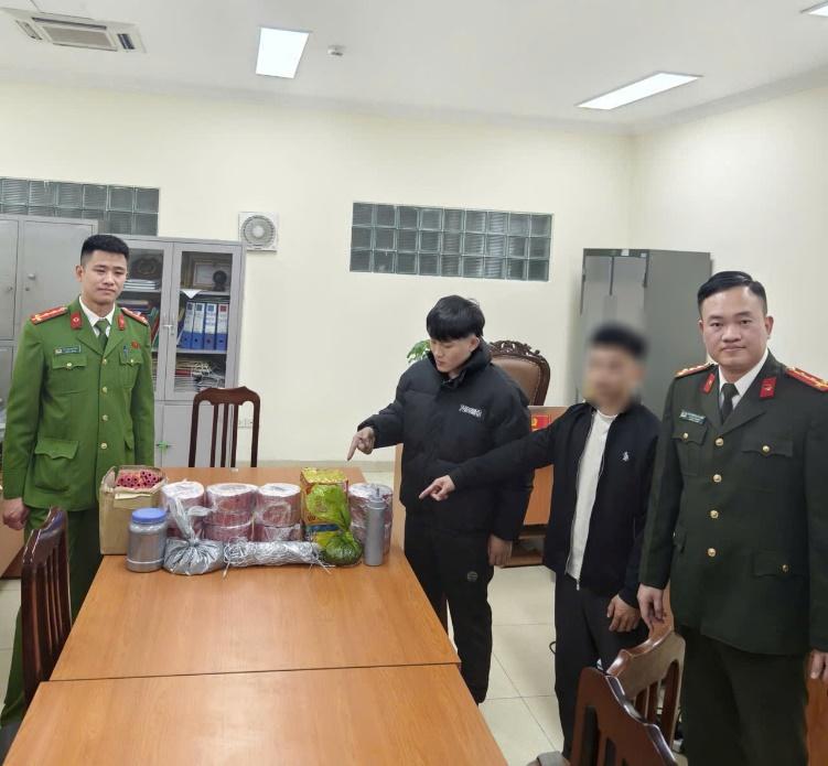 Cẩn trọng "bẫy" pháo hoa trên mạng: Đừng để Tết mất vui vì mất tiền và mất an toàn Cẩn trọng "bẫy" pháo hoa trên mạng: Đừng để Tết mất vui vì mất tiền và mất an toàn