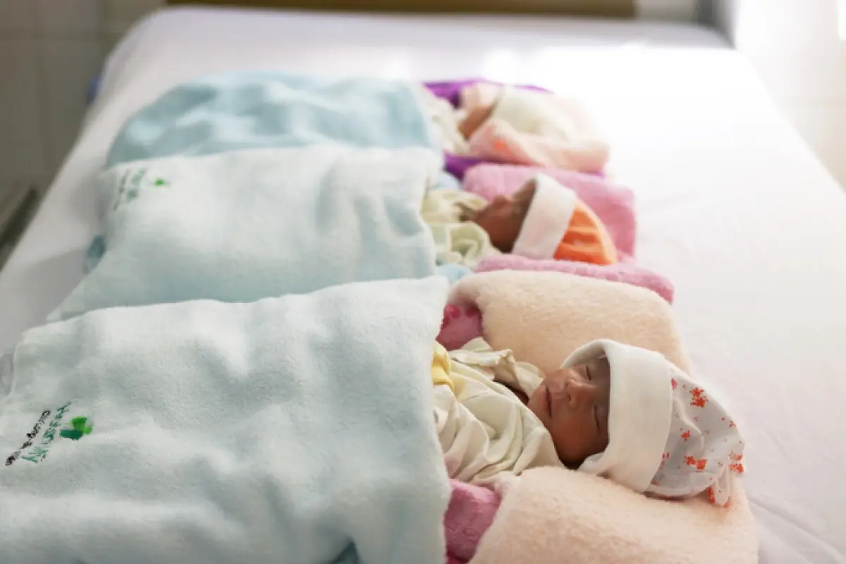 Dự kiến từ 1/7/2026: Tăng thời gian nghỉ thai sản cho cả cha và mẹ