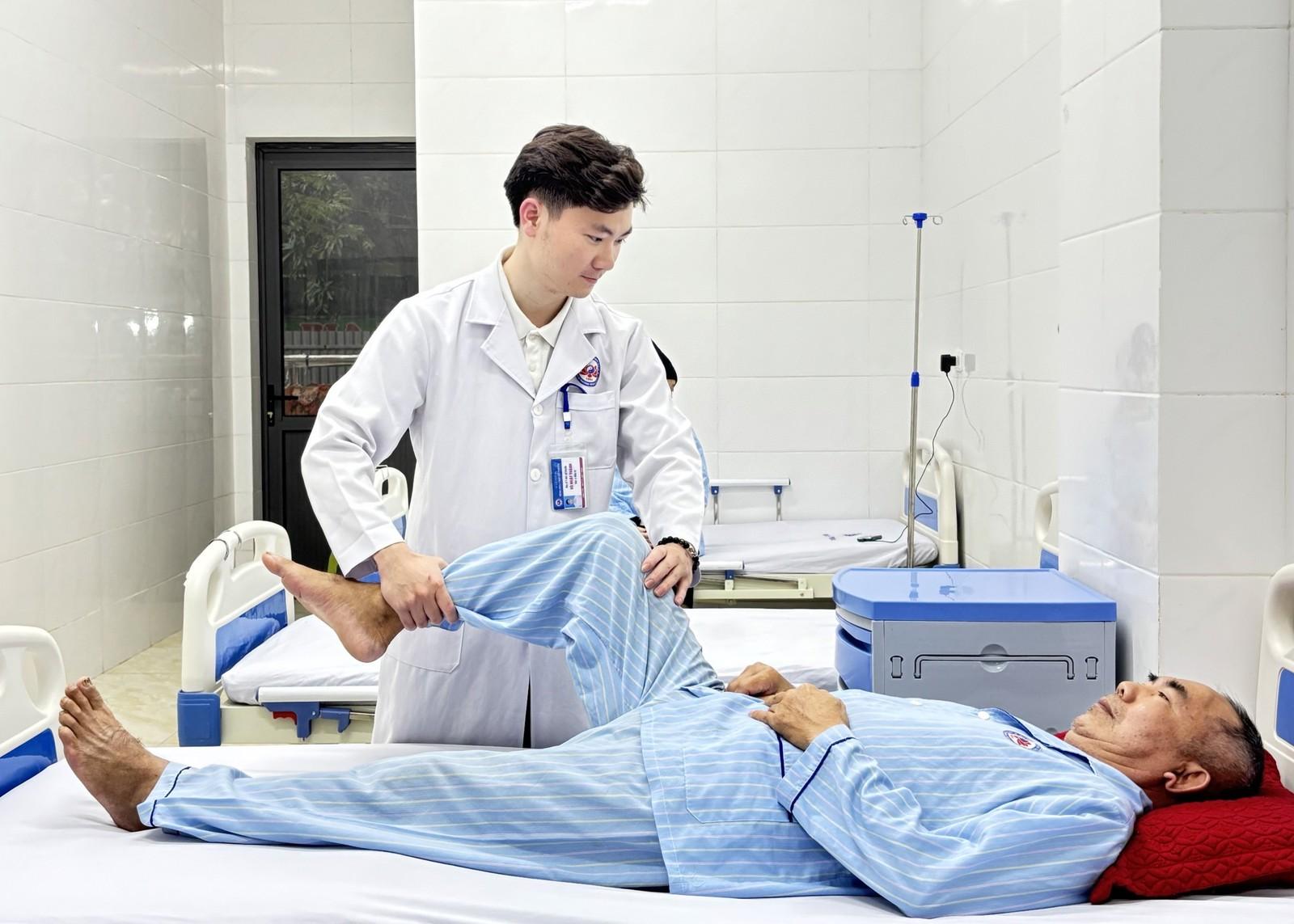 Bộ Y tế ghi nhận 220.000 ca đột quỵ mỗi năm, ứng dụng y tế số là "vũ khí" tối ưu chi phí Bộ Y tế ghi nhận 220.000 ca đột quỵ mỗi năm, ứng dụng y tế số là "vũ khí" tối ưu chi phí