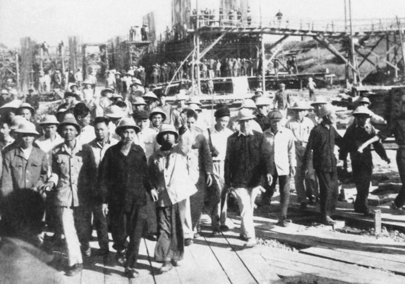 Huy động 30.000 nhân công cùng 7.500m³ bê tông, 226.000m³ đá để xây công trình thủy lợi từng lớn nhất miền Bắc, được Bác Hồ 4 lần đến thăm Huy động 30.000 nhân công cùng 7.500m³ bê tông, 226.000m³ đá để xây công trình thủy lợi từng lớn nhất miền Bắc, được Bác Hồ 4 lần đến thăm