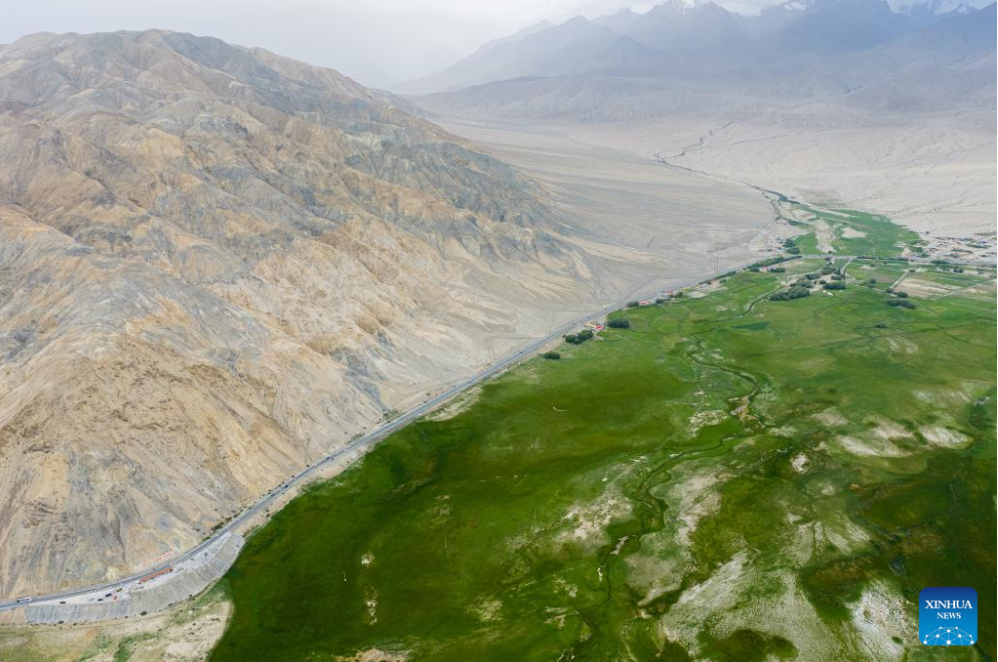 Huy động 24.000 công nhân, kỹ sư để xây tuyến cao tốc xuyên núi quốc tế cao nhất lịch sử, dài tới 1.300km