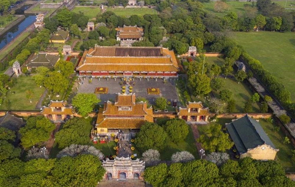 Huy động 80.000 nhân công trong suốt 27 năm để xây công trình đồ sộ bậc nhất lịch sử Việt Nam, quy mô lên tới 5 triệu m²