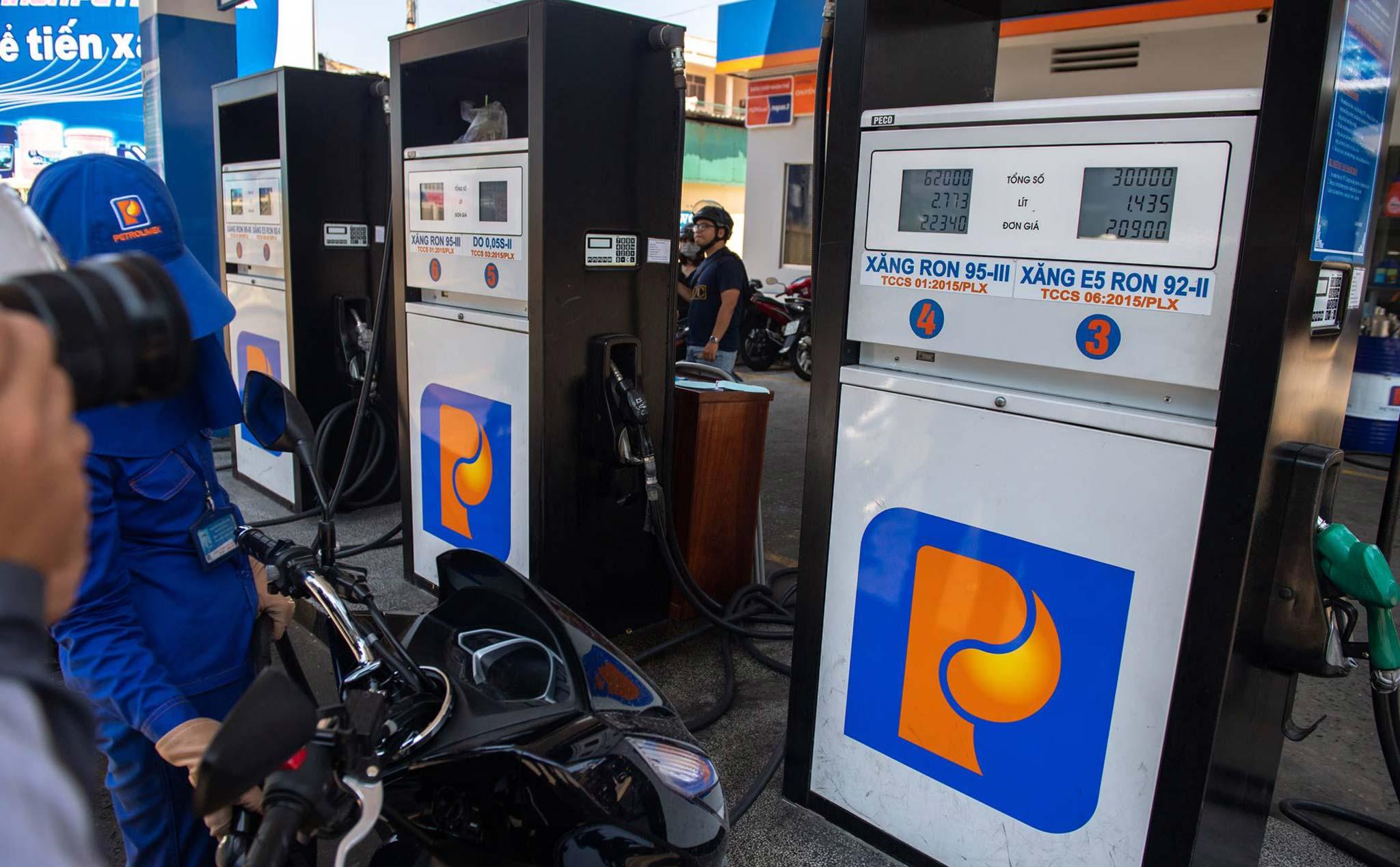 Xử phạt doanh nghiệp bán xăng dầu cao hơn khung giá Nhà nước