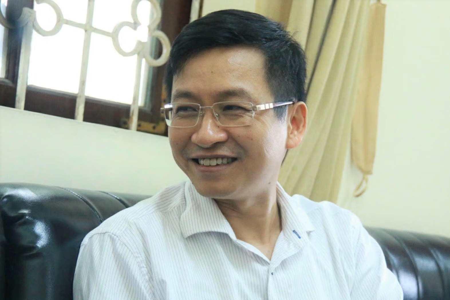 'Giáo sư trẻ nhất Việt Nam' nhận Giải thưởng danh giá của Đức: 26 tuổi lấy bằng Tiến sĩ, 42 tuổi được phong hàm Giáo sư, bố mẹ đều là giảng viên trường danh tiếng 'Giáo sư trẻ nhất Việt Nam' nhận Giải thưởng danh giá của Đức: 26 tuổi lấy bằng Tiến sĩ, 42 tuổi được phong hàm Giáo sư, bố mẹ đều là giảng viên trường danh tiếng