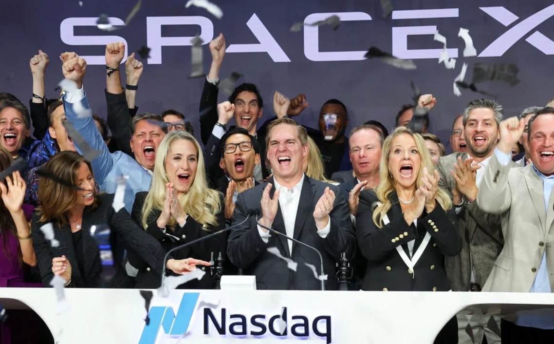 Elon Musk vui như Tết: Cổ phiếu SpaceX tăng vọt 2 ngày sau IPO, lọt top 6 công ty lớn nhất thế giới Elon Musk vui như Tết: Cổ phiếu SpaceX tăng vọt 2 ngày sau IPO, lọt top 6 công ty lớn nhất thế giới