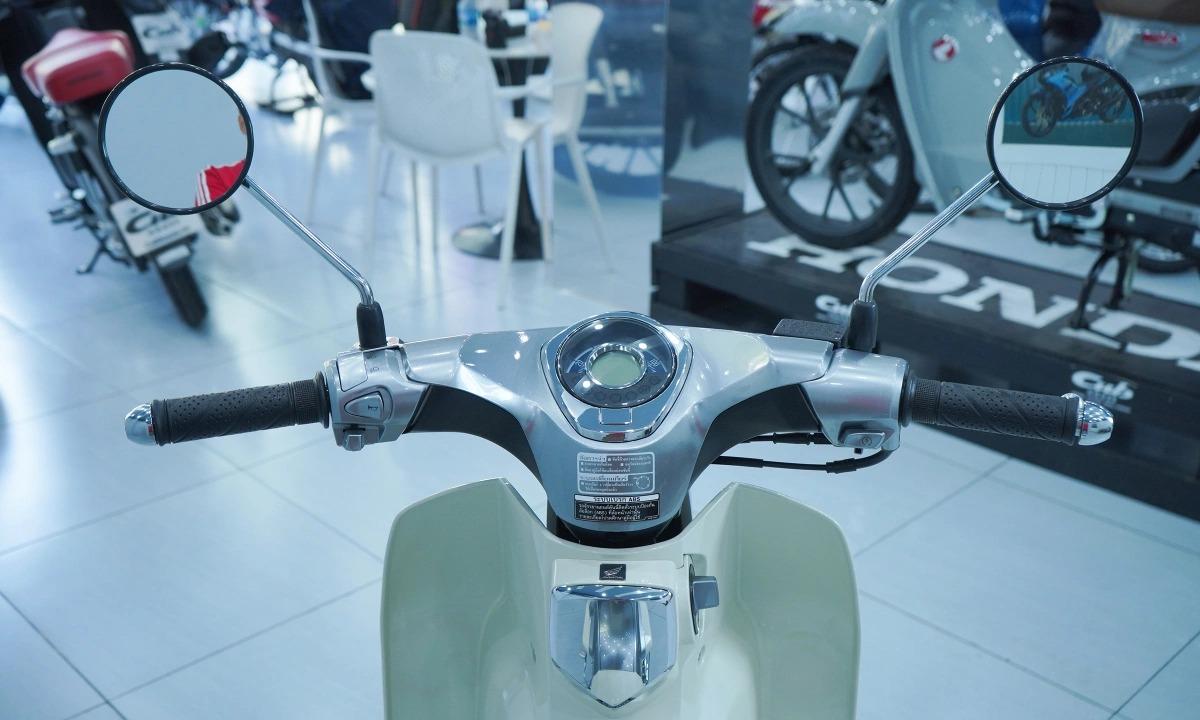 Sau 10 ngày về Việt Nam Honda: Super Cub 2026 'cháy hàng', xe tư nhân hét giá hơn 120 triệu đồng Sau 10 ngày về Việt Nam Honda: Super Cub 2026 'cháy hàng', xe tư nhân hét giá hơn 120 triệu đồng