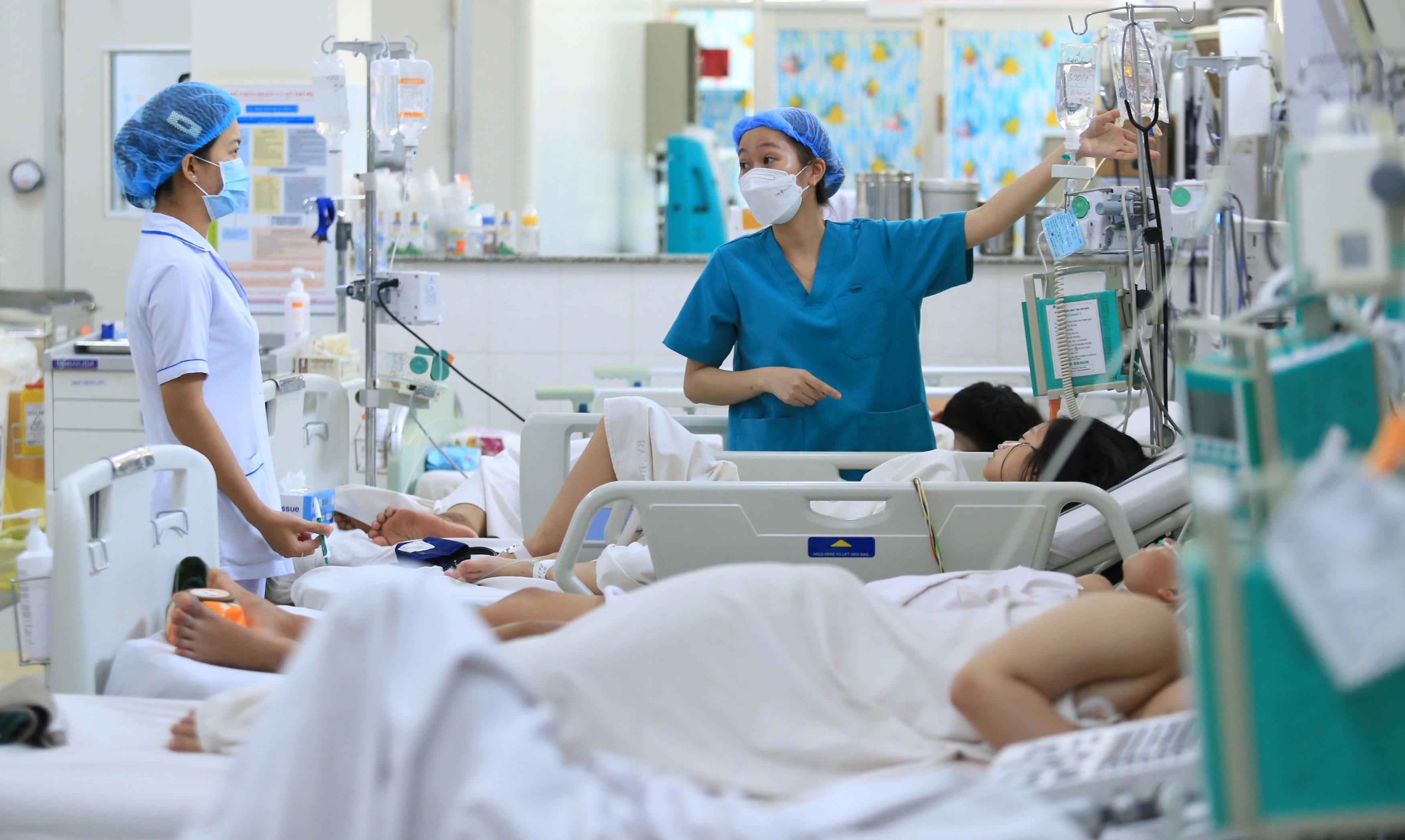 Chi tiết 3 nhóm nhân viên y tế được hưởng phụ cấp ưu đãi nghề lên 80%