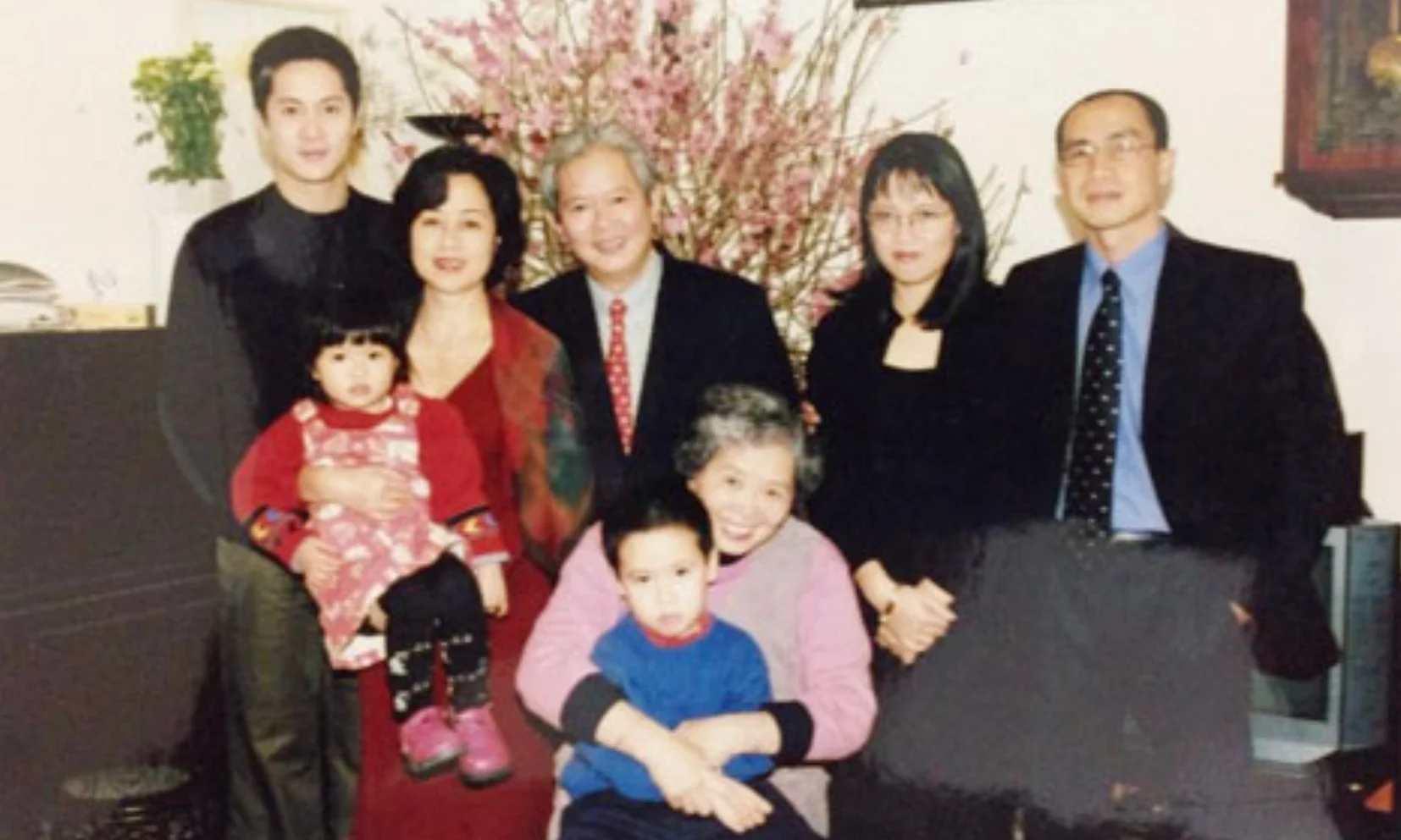 Gia đình đại trí thức lừng danh VN: Thuộc dòng dõi quý tộc, cha từng là Thứ trưởng Bộ Y tế, con cái đều là Viện sĩ, bác sĩ nổi tiếng