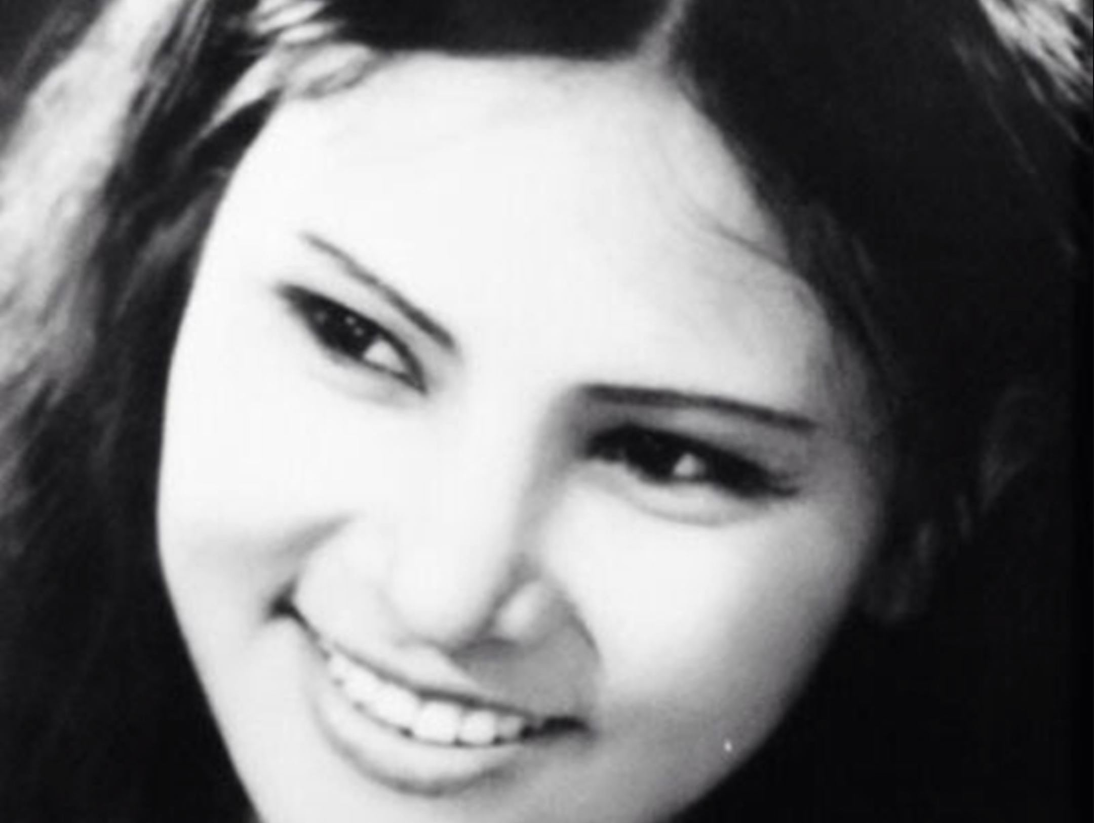 NSƯT đẹp nức tiếng một thời: Có chồng là nhạc sĩ gạo cội nổi tiếng, con gái là nữ diva đầu tiên được phong Nghệ sĩ Nhân dân