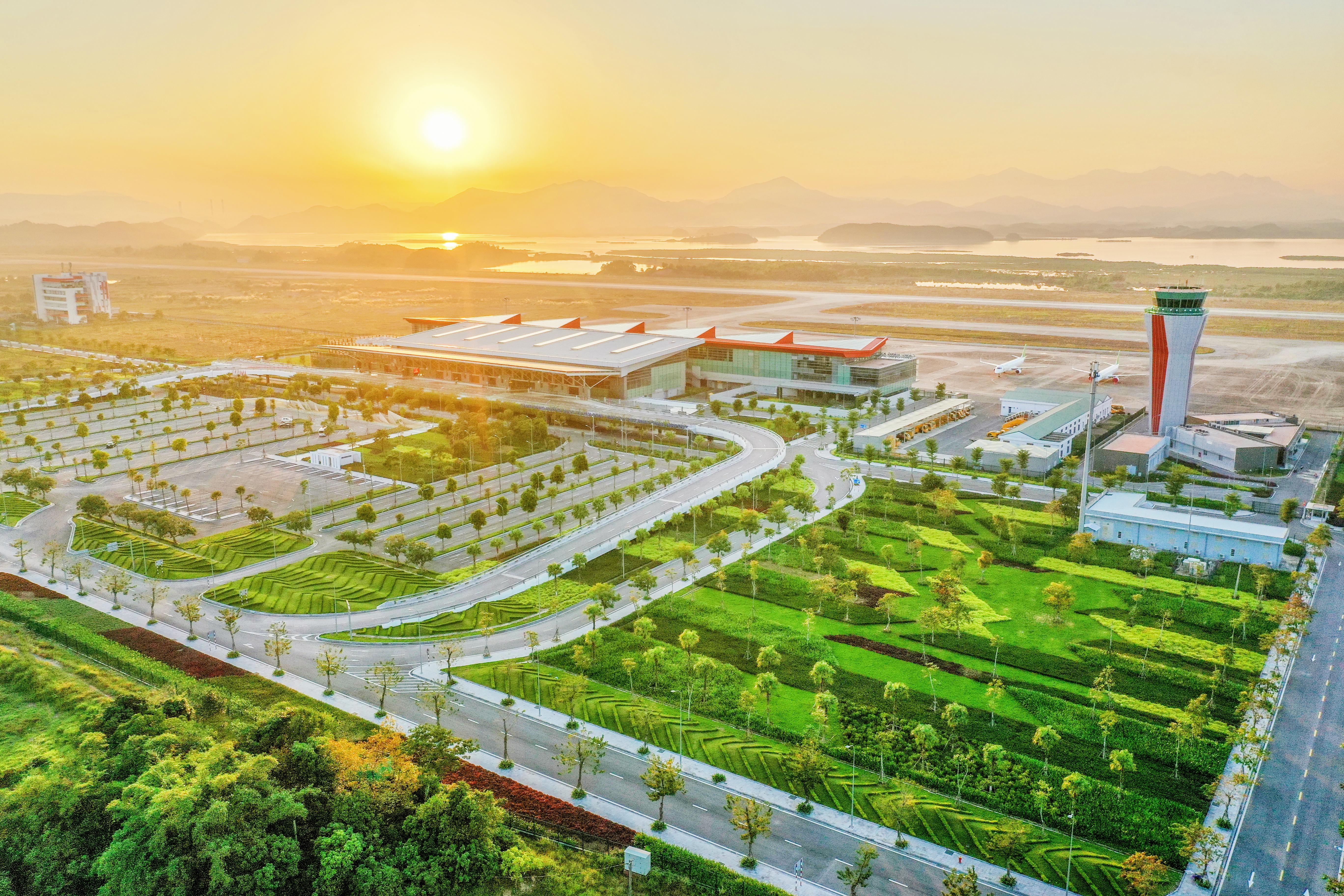 cang-hkqt-van-don_1781749658.jpg