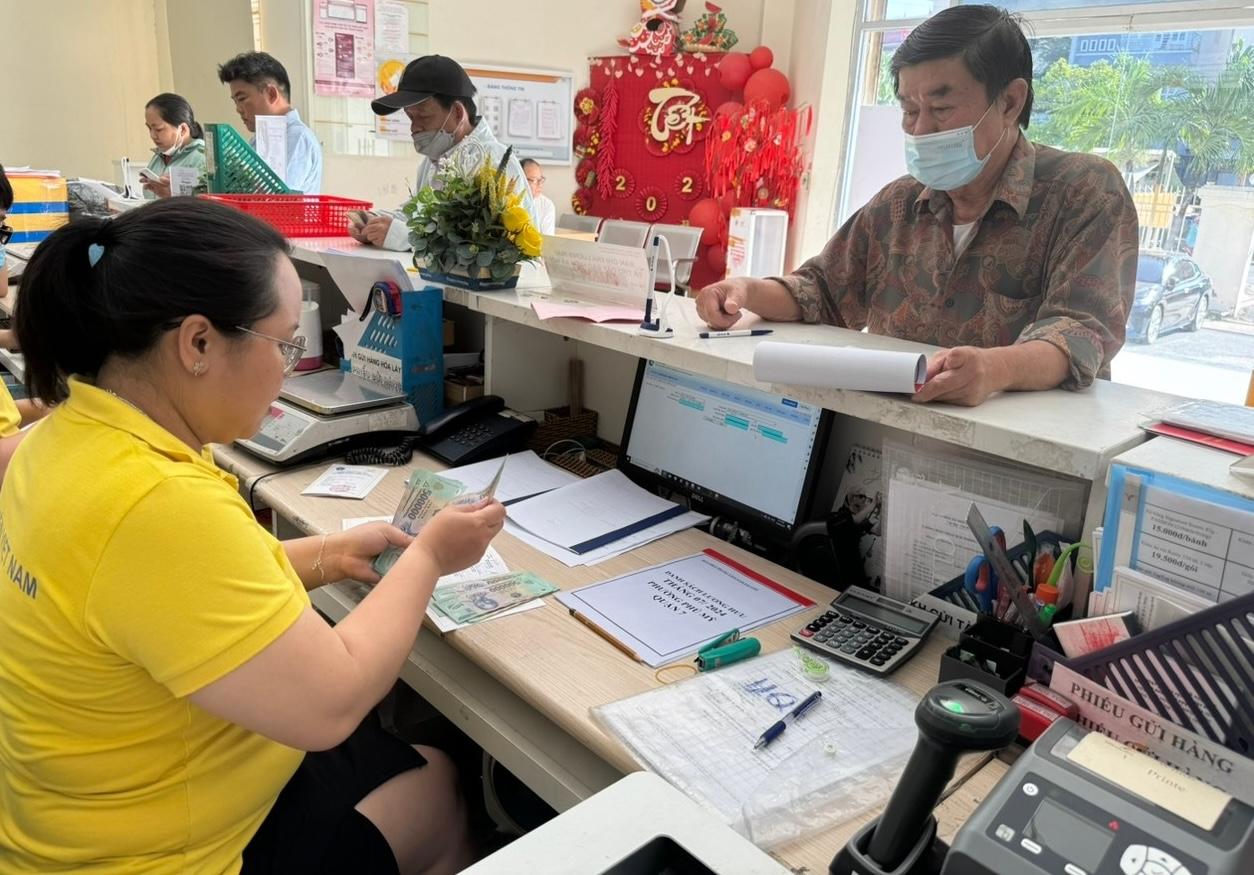 Quyết định mỗi người đủ 60 tuổi đến dưới 75 tuổi được nhận 810.000 đồng/tháng, điều kiện cụ thể và hồ sơ cần chuẩn bị những gì?