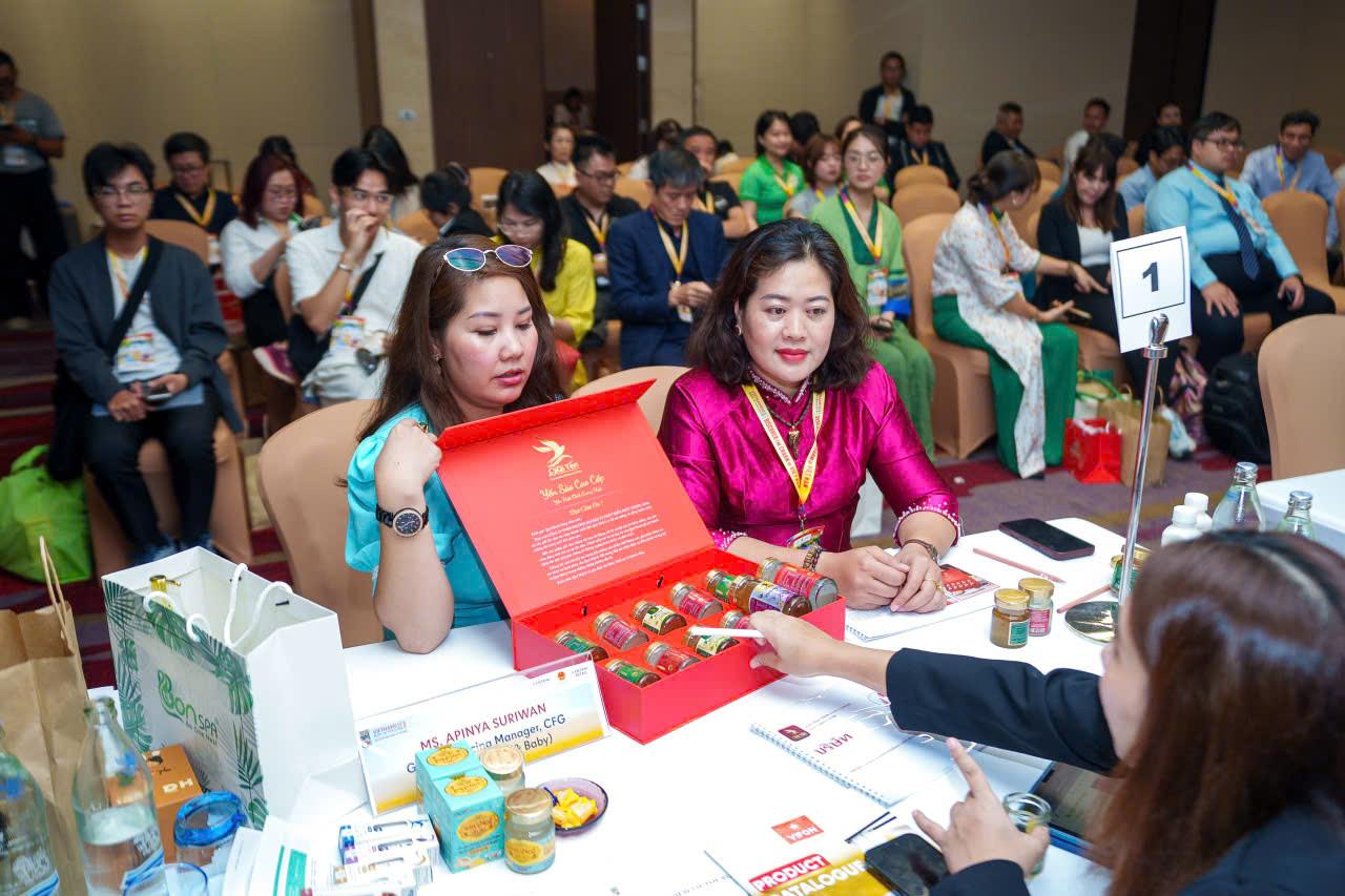 hangviet_1789700235.jpg