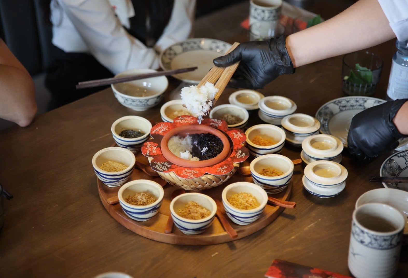 Nhà hàng được MICHELIN Guide Vietnam vinh danh ở hạng mục Bib Gourmand kể chuyện ẩm thực miền Trung từ 9 vị muối