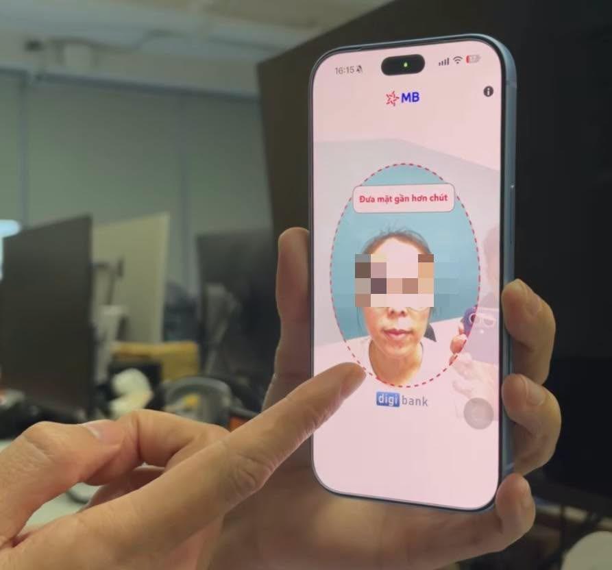 Vừa mua iPhone 18 Pro Max, người dùng Việt gặp ngay 'nỗi khổ của nhà giàu'