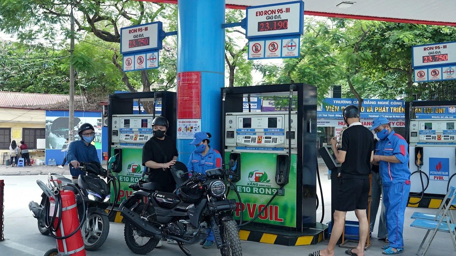 Bộ Công Thương yêu cầu giám sát chặt chẽ lộ trình triển khai xăng sinh học E10 Bộ Công Thương yêu cầu giám sát chặt chẽ lộ trình triển khai xăng sinh học E10