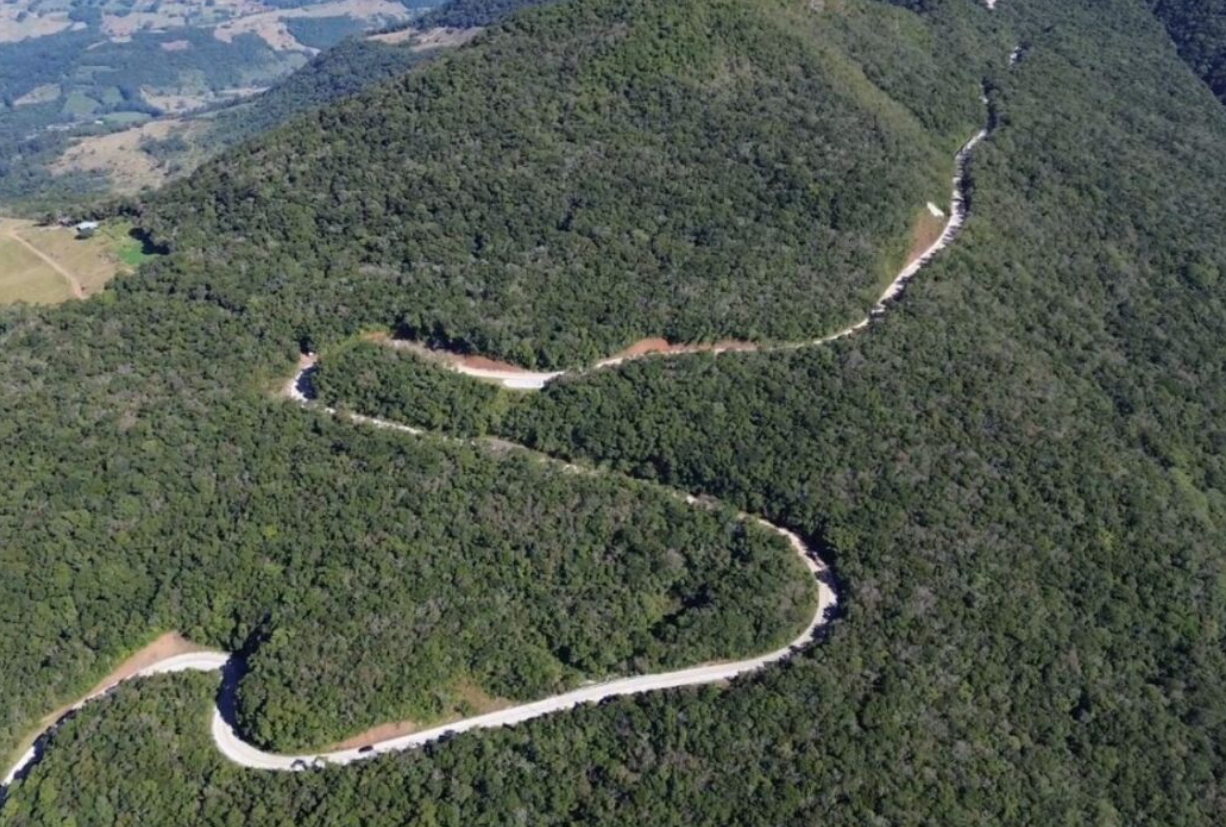 Chính thức thông xe tuyến đường dài 15km xuyên hẻm núi kết nối 2 khu vực, vốn đầu tư hơn 380 tỷ đồng