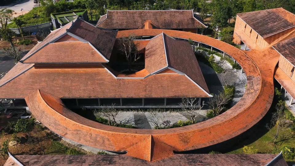 Giữa lòng Cố đô có một ngôi chùa có tuổi đời hơn 300 năm, sở hữu kiến trúc 'vòng tròn' hiếm gặp