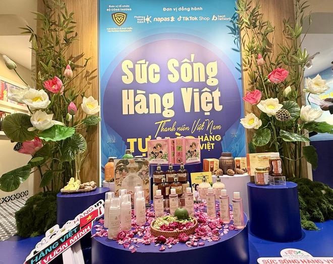 Trải nghiệm mua sắm các sản phẩm chất lượng cao tại không gian “Sức sống hàng Việt”