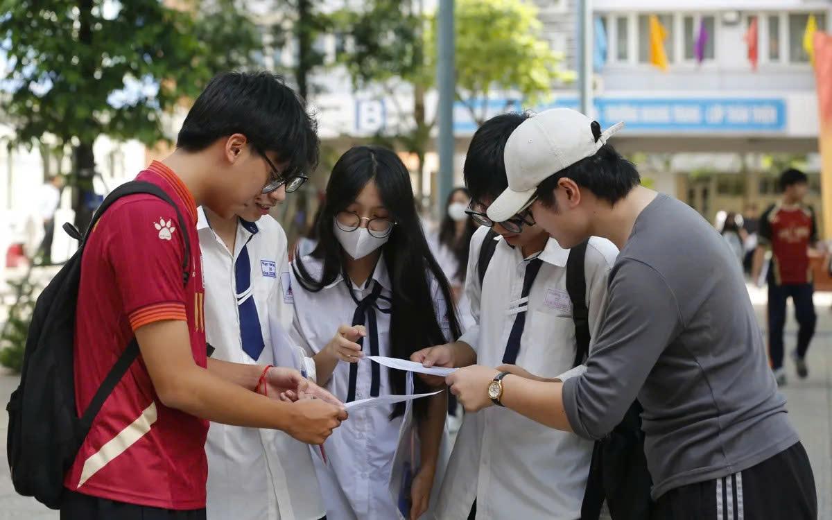 Bộ GD&ĐT chính thức công bố 12 nhóm ngành 'hot' nhất 2025: Ngành nào cạnh tranh nhất?